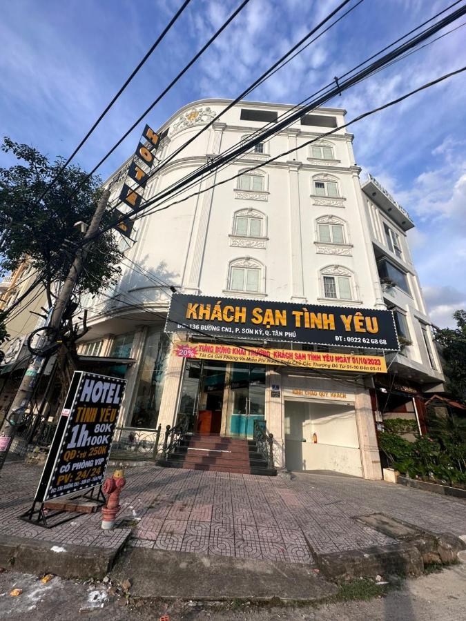 ホテル Khach San Tinh Yeu ホーチミン市 エクステリア 写真